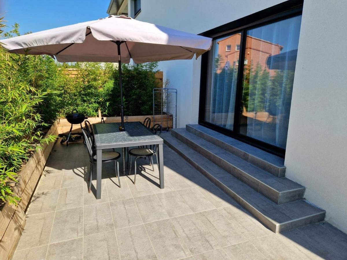Havre De Paix Jardin Parking Proche Du Bord De Mer Сент-Марі-ла-Мер Екстер'єр фото
