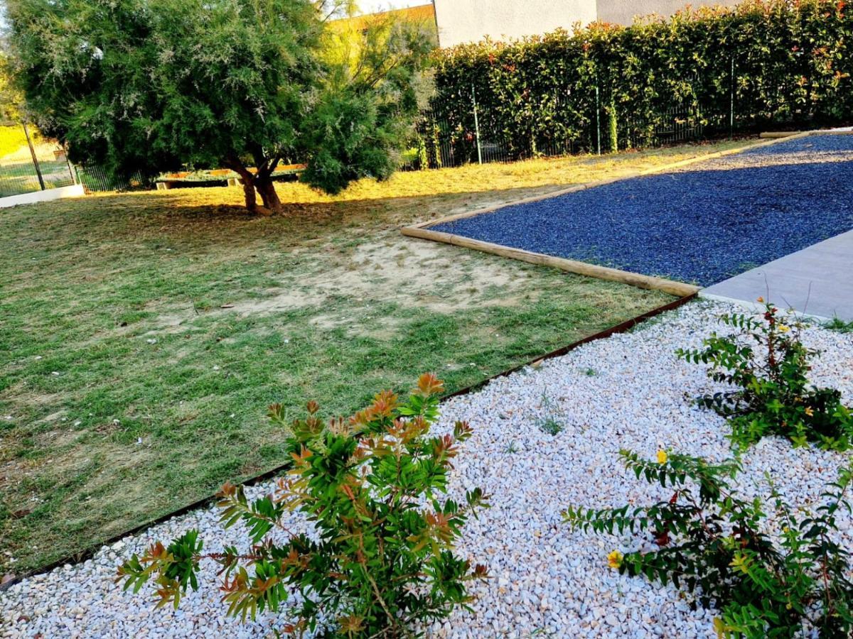 Havre De Paix Jardin Parking Proche Du Bord De Mer Сент-Марі-ла-Мер Екстер'єр фото